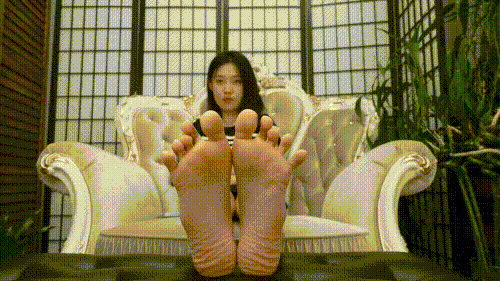 【A&F】Beautiful Asian girl Zhenni shows her Sexy flexible little feet4 4K